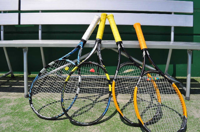 テニスラケット選びのポイント～自分の力を最大限に引き出す一本を探そう～