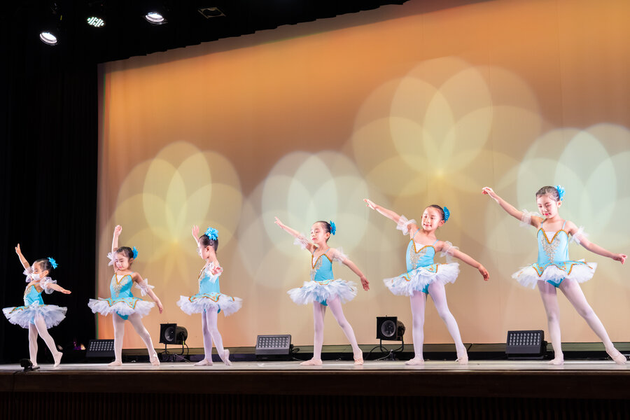 バレエのレッスン風景