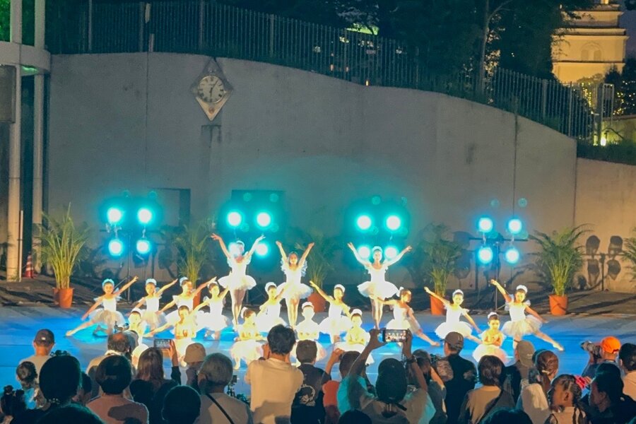 バレエのレッスン風景