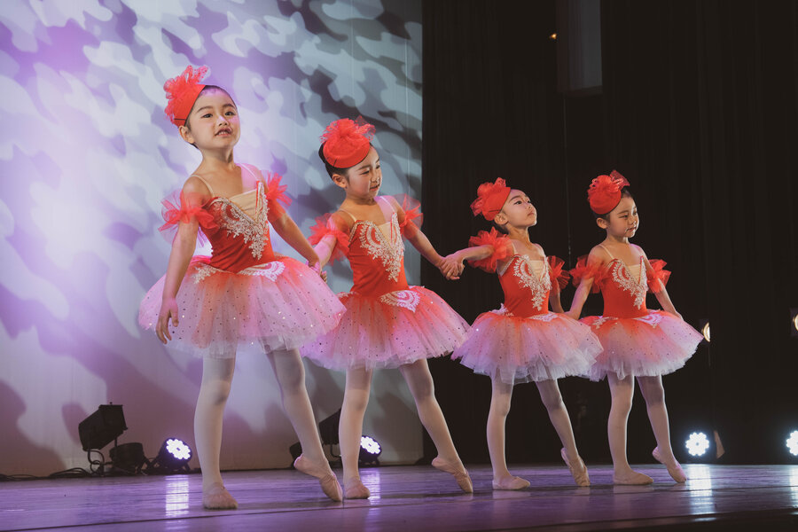 バレエのレッスン風景