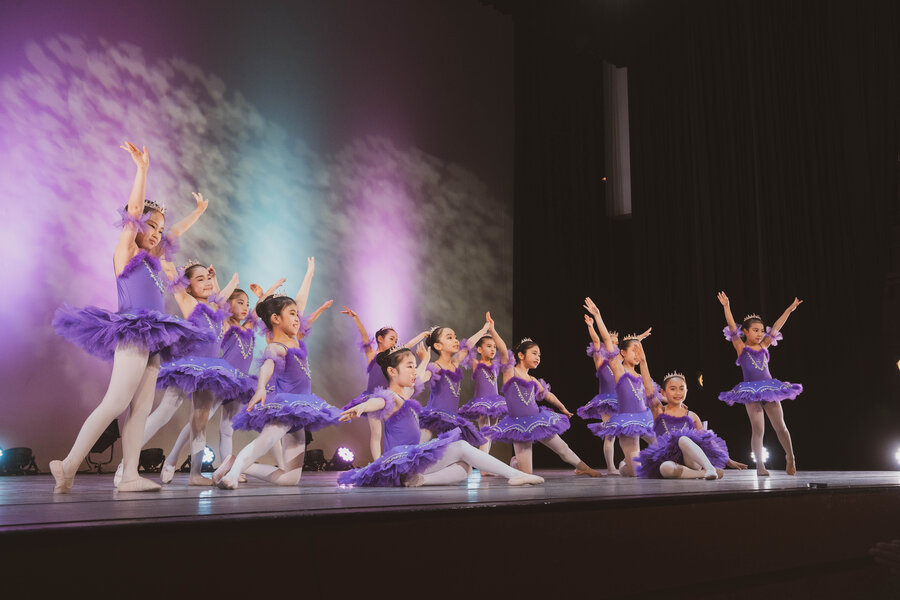 バレエのレッスン風景