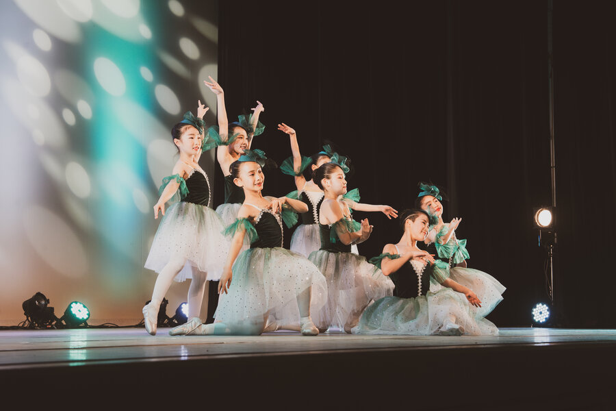 バレエのレッスン風景